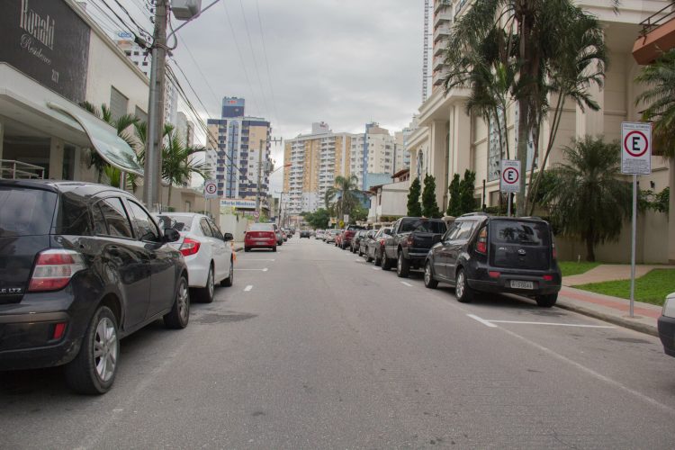 Zona Azul volta a funcionar em São José