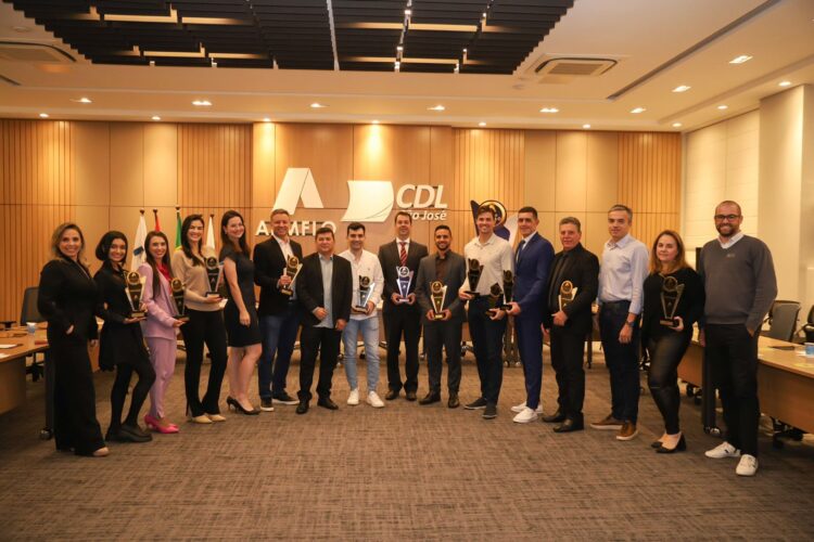 Empresas reconhecidas no Prêmio AEMFLO de Inovação 2024 apresentam cases na sede da Associação