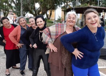 Exposição fotográfica eleva autoestima de mulheres que venceram ou estão na luta contra o câncer