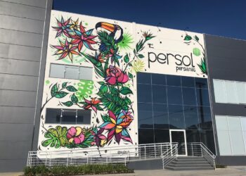Indústria investe em arte urbana para a fachada da nova unidade