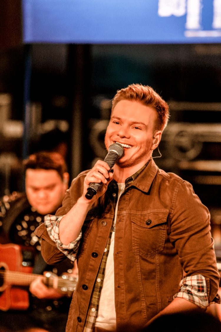 Michel Teló e Yasmin Santos abrem o calendário de shows da Arena Petry em 2020