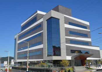 AEMFLO e CDL-SJ inauguram a nova sede das entidades