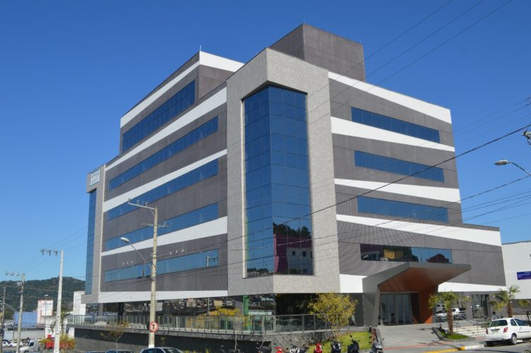 AEMFLO e CDL-SJ inauguram a nova sede das entidades