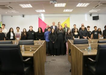 Câmara Municipal de São José empossa Parlamento Jovem