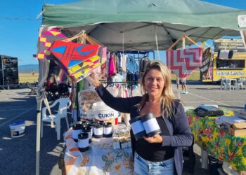 Feira do Empreendedor reúne mais de 50 expositores na Beira-Mar de São José