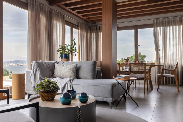 Projeto de reforma valoriza vista para o mar em casa no Centro Histórico