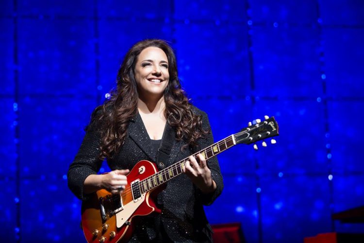 Ana Carolina e Tiago Iorc fazem show na mesma noite na Arena Petry