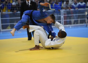 Judô marca o início do JASC na Arena Multiuso em São José