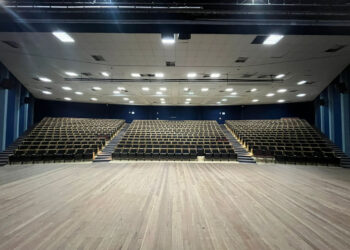Prefeitura abre chamamento público para eventos no Teatro do Centro Multiuso