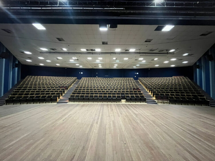 Prefeitura abre chamamento público para eventos no Teatro do Centro Multiuso