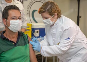 Em São José, governo de Santa Catarina dá início à vacinação contra a Covid-19